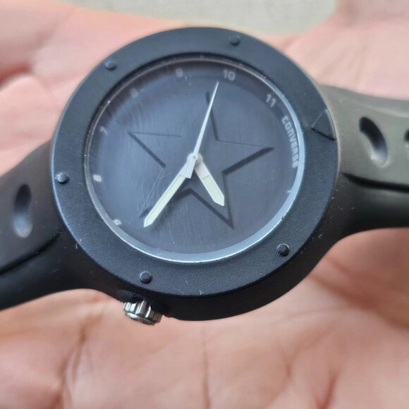 Converse Unisex Wristwatch Black Rubber Strap Sport Analog Wrist Watch - Picture 1 of 12